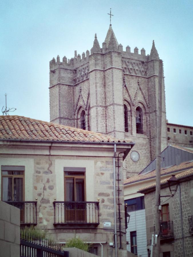Apartamentos Turisticos Avila La Catedral מראה חיצוני תמונה