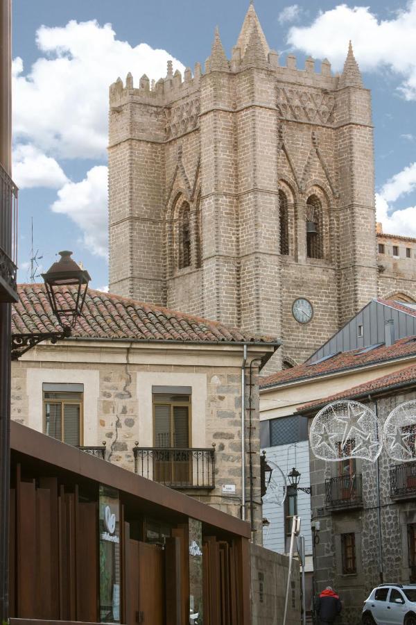 Apartamentos Turisticos Avila La Catedral מראה חיצוני תמונה